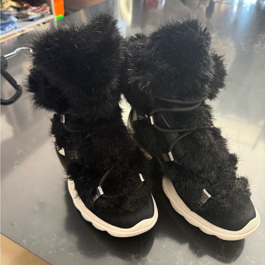 Moncler Snow Boots Woman